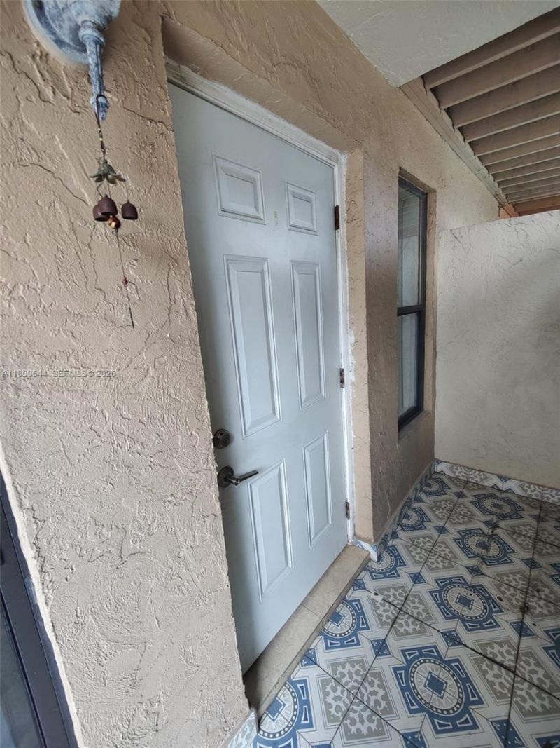 616 Executive Center Dr, Unit 107, West Palm Beach, FL 33401 Photo