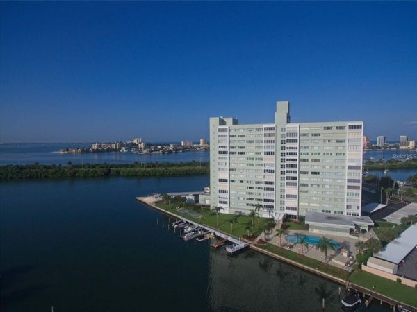 31 ISLAND WAY, Unit 1403, CLEARWATER BEACH, FL 33767