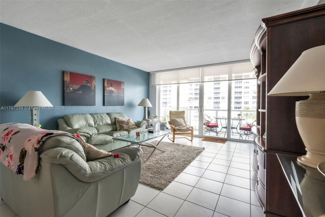 5601 Collins Ave, Unit 615, Miami Beach, FL 33140 Photo