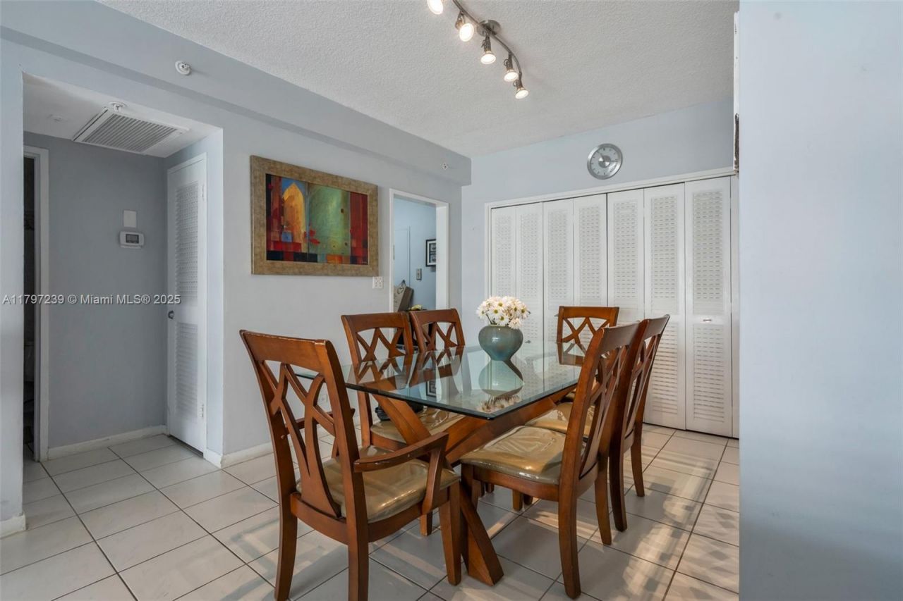 5601 Collins Ave, Unit 615, Miami Beach, FL 33140 Photo