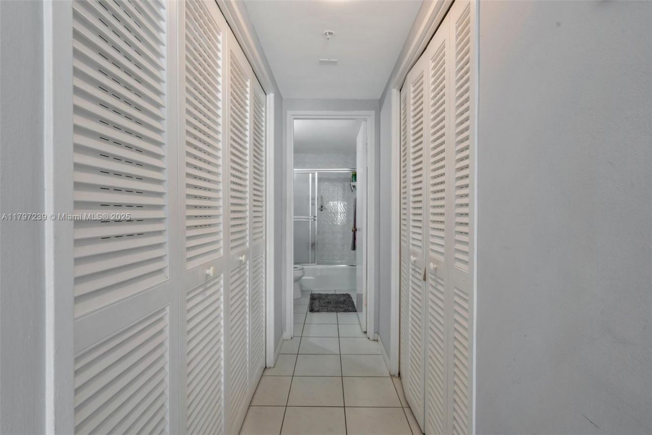 5601 Collins Ave, Unit 615, Miami Beach, FL 33140 Photo