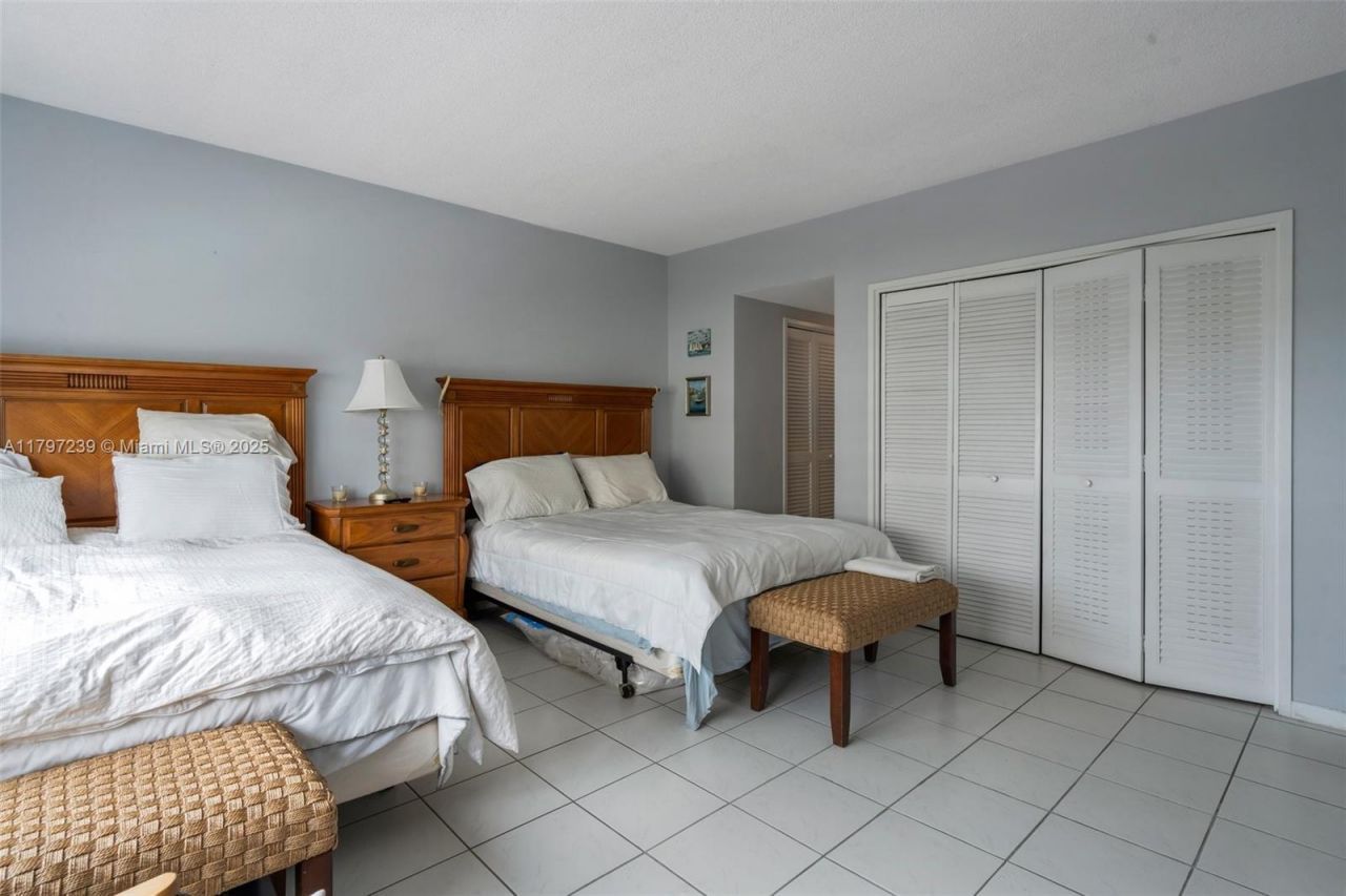 5601 Collins Ave, Unit 615, Miami Beach, FL 33140 Photo