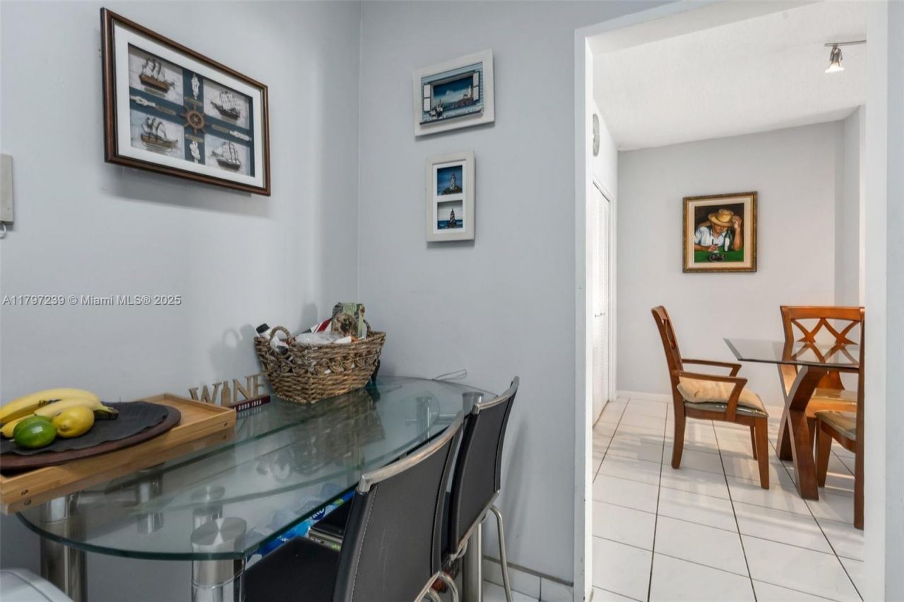 5601 Collins Ave, Unit 615, Miami Beach, FL 33140 Photo