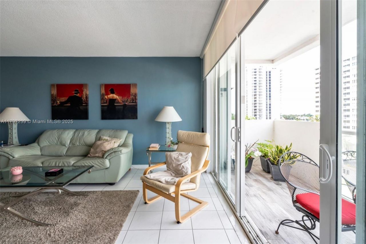 5601 Collins Ave, Unit 615, Miami Beach, FL 33140 Photo