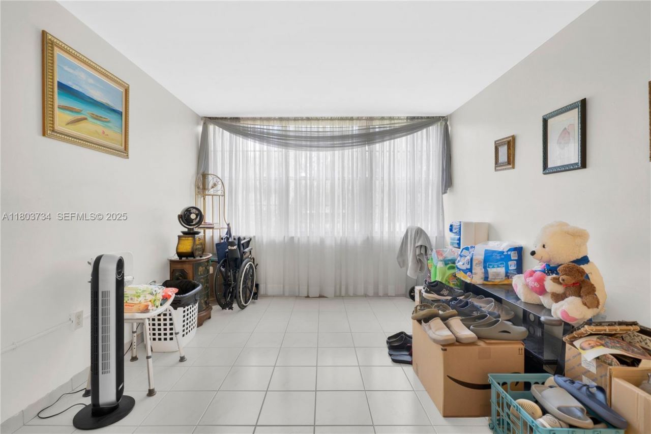 1400 Saint Charles Pl, Unit L4, Pembroke Pines, FL 33026 Photo