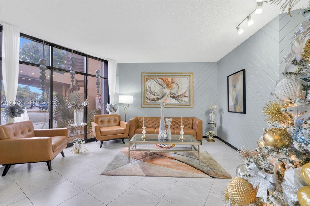 1400 Saint Charles Pl, Unit L4, Pembroke Pines, FL 33026 Photo