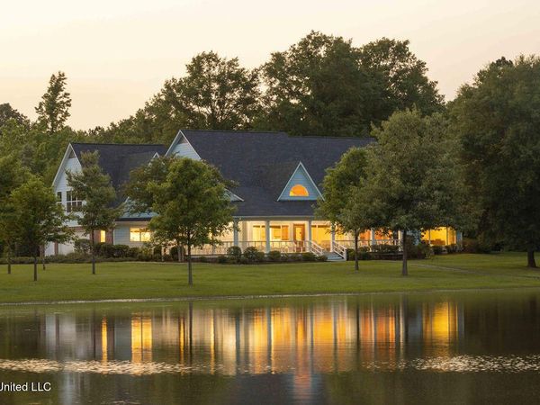 112 Blackberry Creek Road, Flora, MS 39071