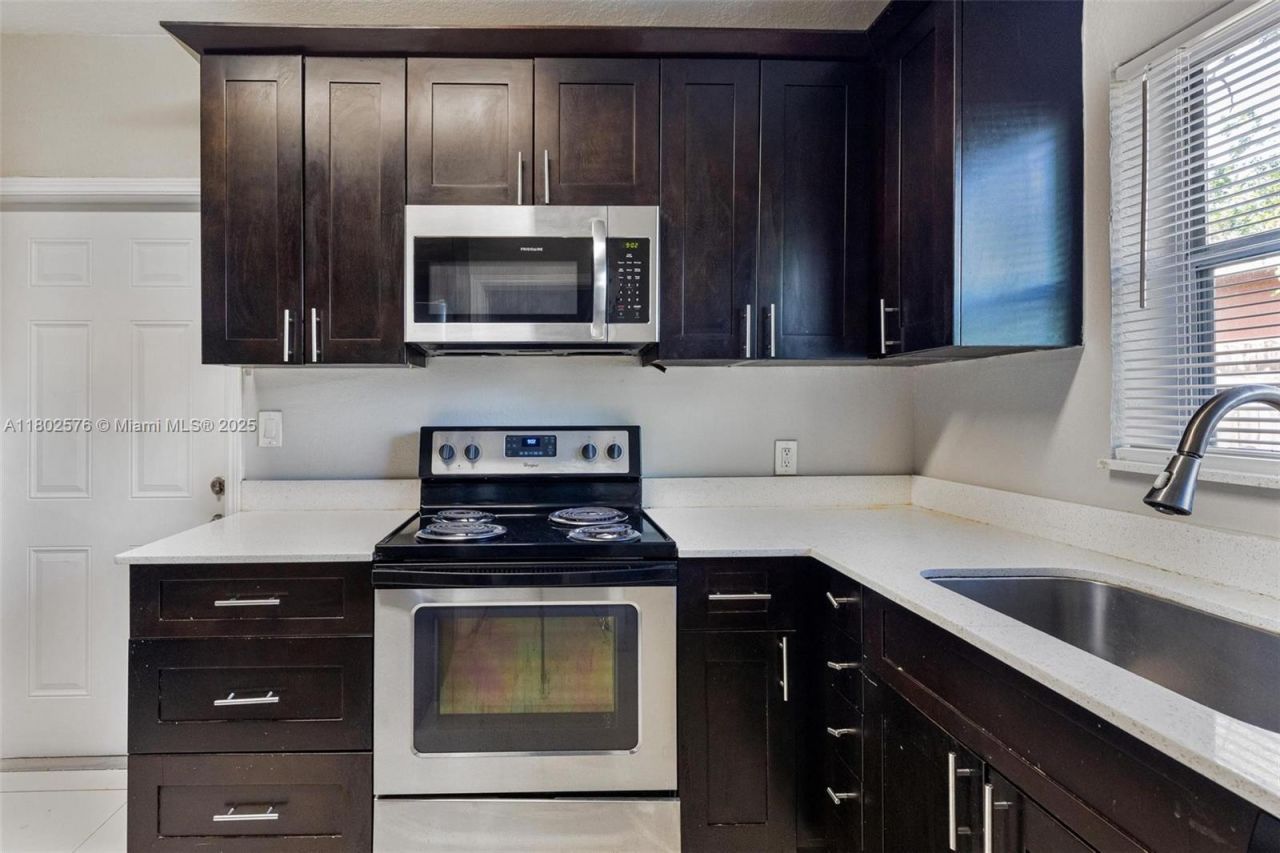 3271 Auburn Blvd, Fort Lauderdale, FL 33312 Photo