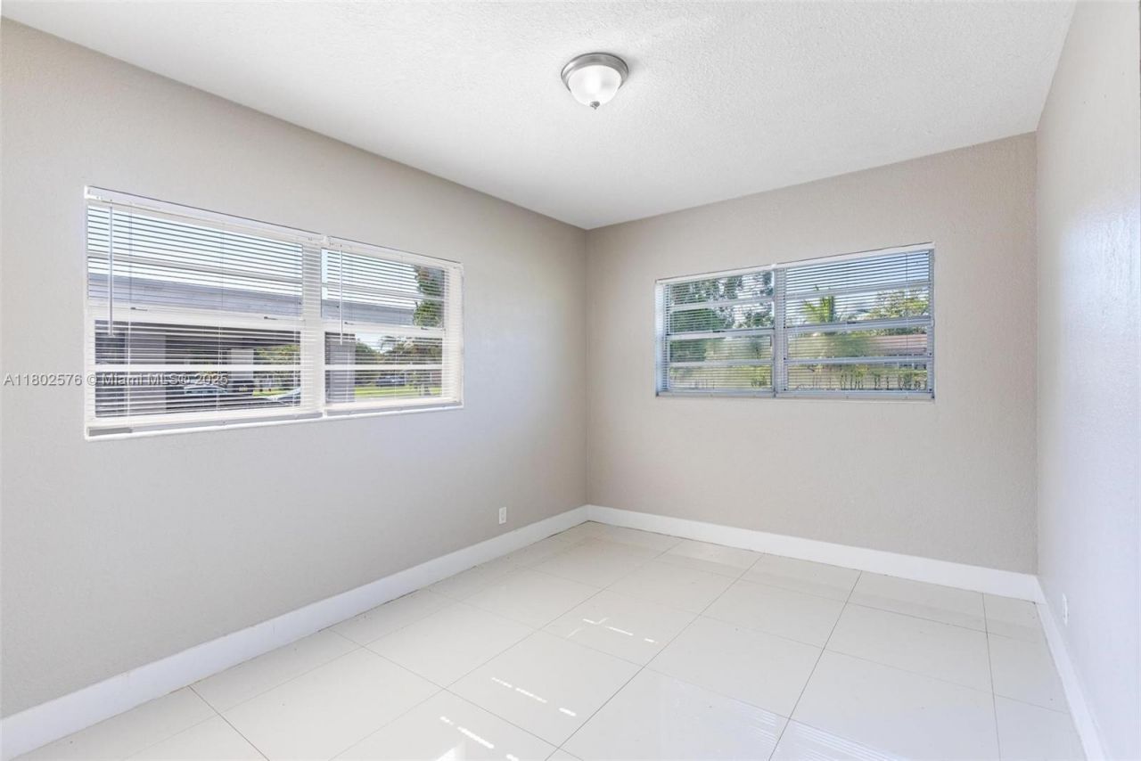 3271 Auburn Blvd, Fort Lauderdale, FL 33312 Photo