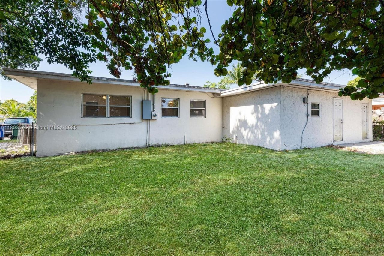 3271 Auburn Blvd, Fort Lauderdale, FL 33312 Photo