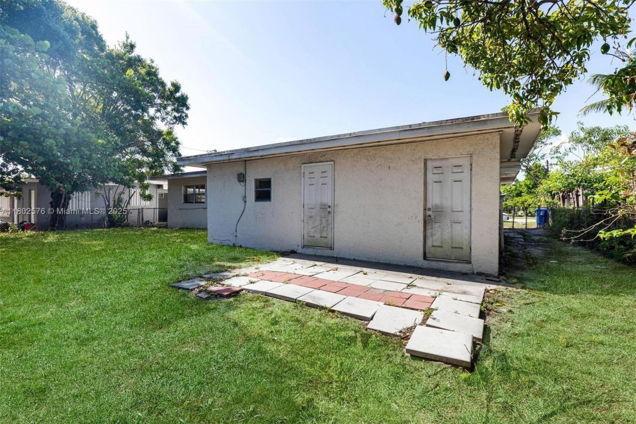 3271 Auburn Blvd, Fort Lauderdale, FL 33312 Photo