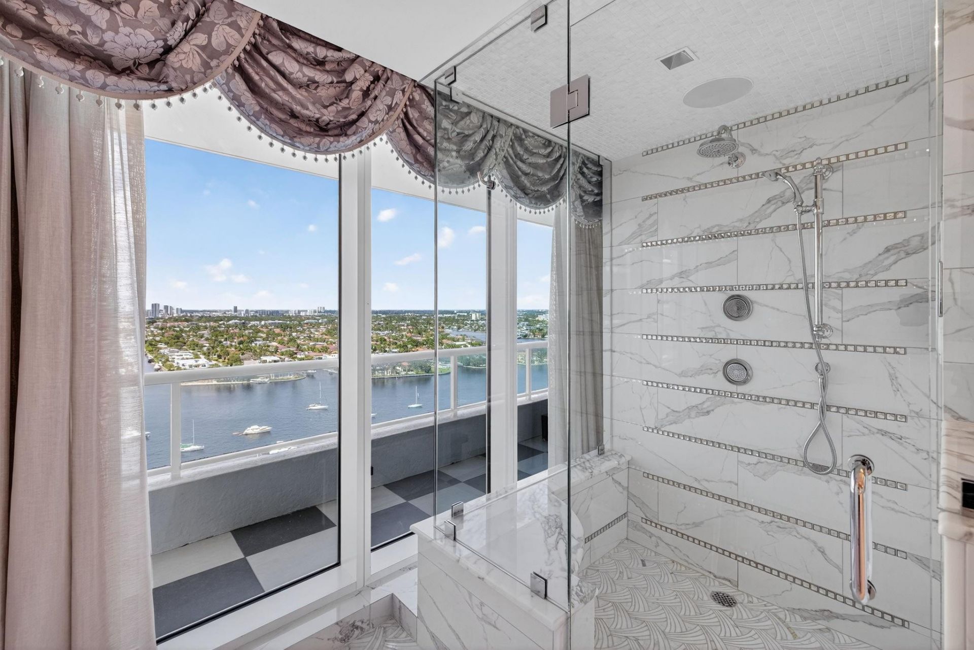1 N Fort Lauderdale Beach Boulevard, Unit 2203, Fort Lauderdale, FL 33304 Photo