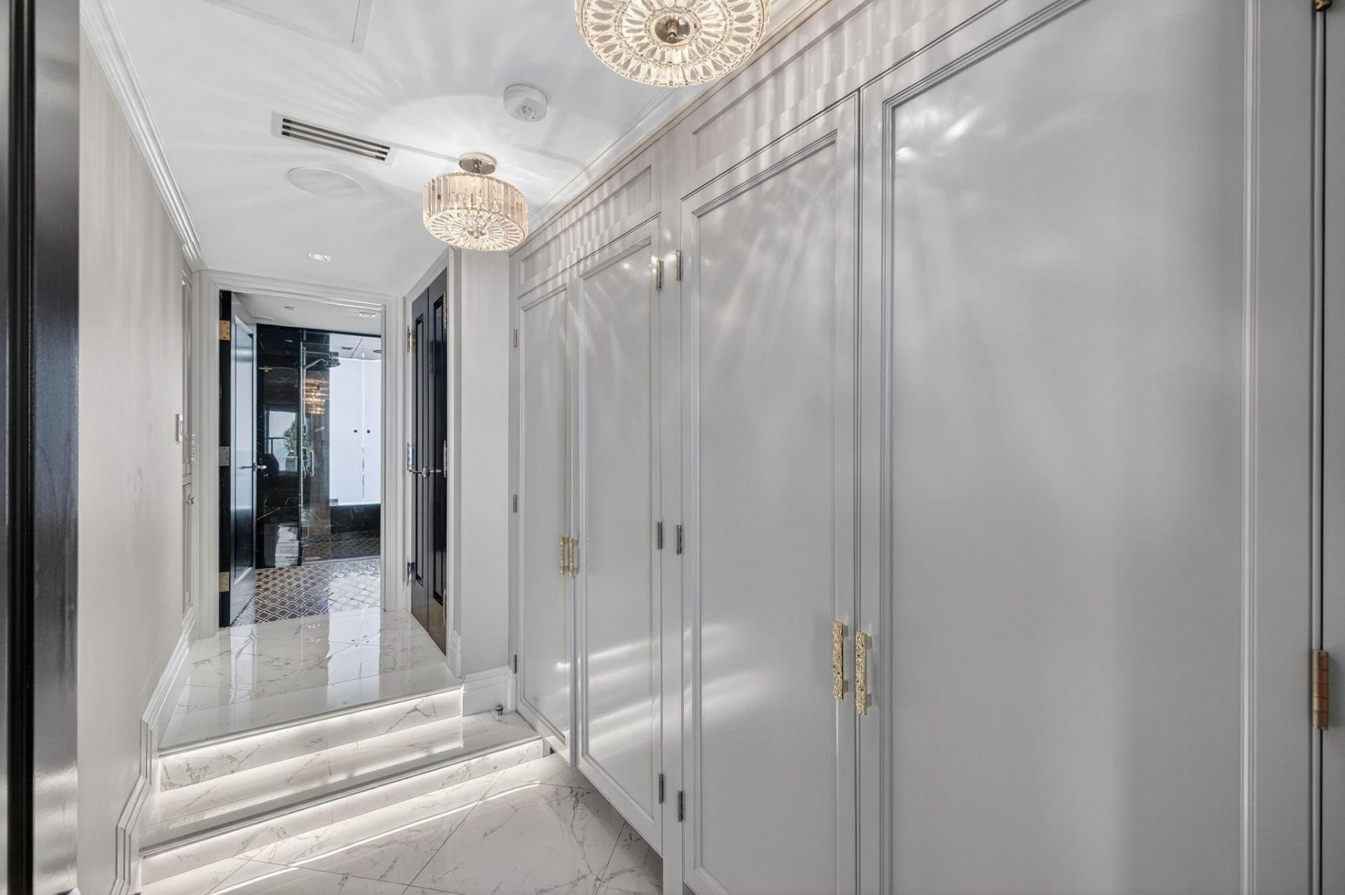 1 N Fort Lauderdale Beach Boulevard, Unit 2203, Fort Lauderdale, FL 33304 Photo