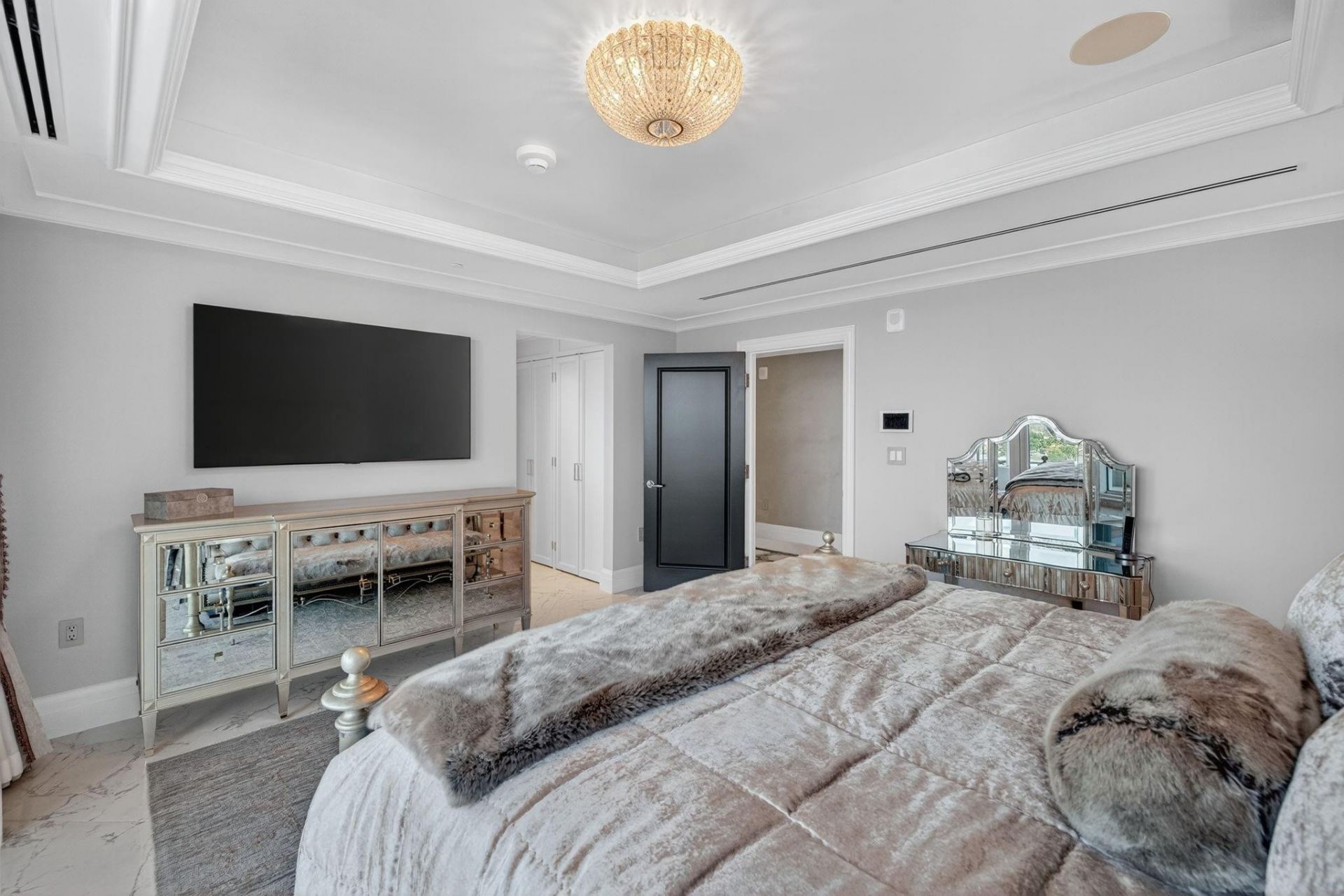 1 N Fort Lauderdale Beach Boulevard, Unit 2203, Fort Lauderdale, FL 33304 Photo