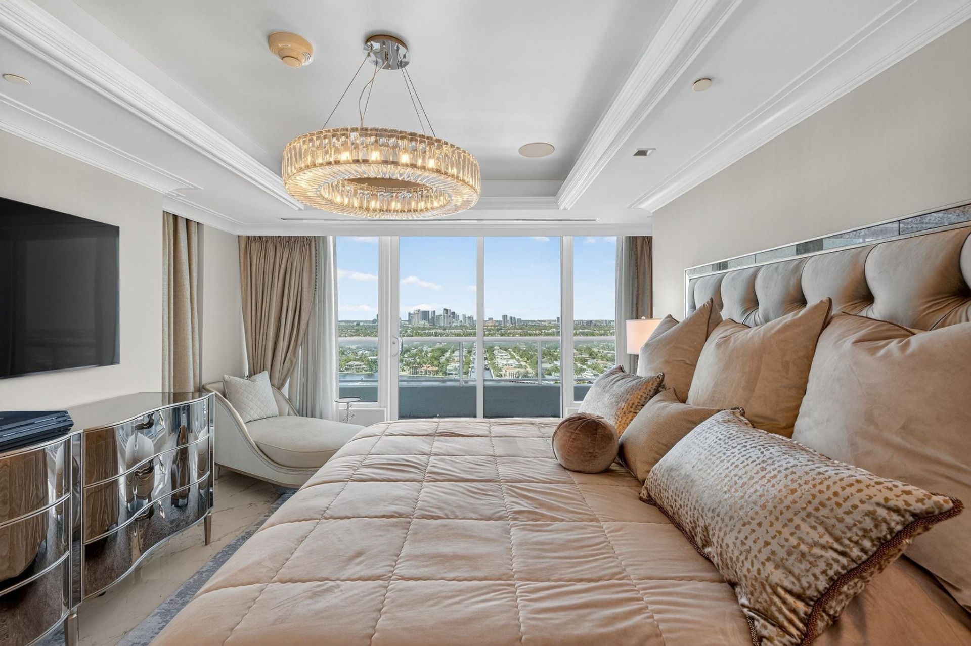 1 N Fort Lauderdale Beach Boulevard, Unit 2203, Fort Lauderdale, FL 33304 Photo