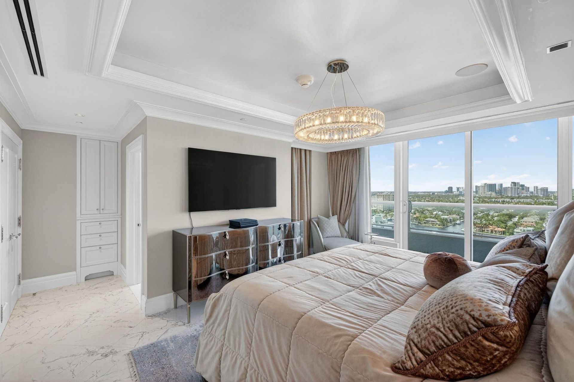 1 N Fort Lauderdale Beach Boulevard, Unit 2203, Fort Lauderdale, FL 33304 Photo