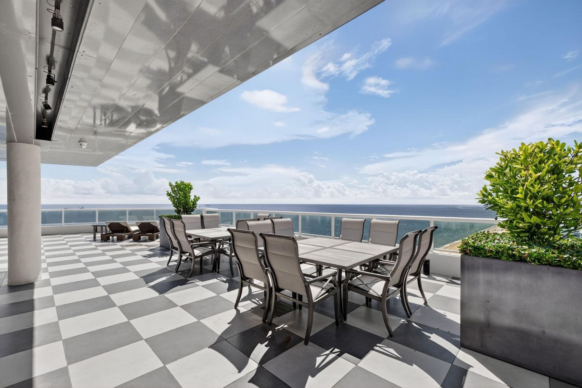 1 N Fort Lauderdale Beach Boulevard, Unit 2203, Fort Lauderdale, FL 33304 Photo