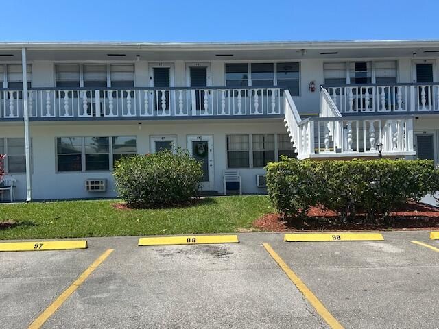 98 E Kingswood E, Unit E, West Palm Beach, FL 33417 Photo