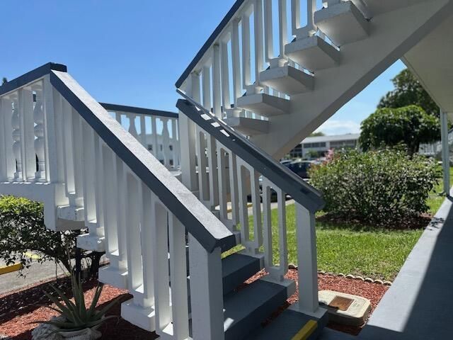 98 E Kingswood E, Unit E, West Palm Beach, FL 33417 Photo