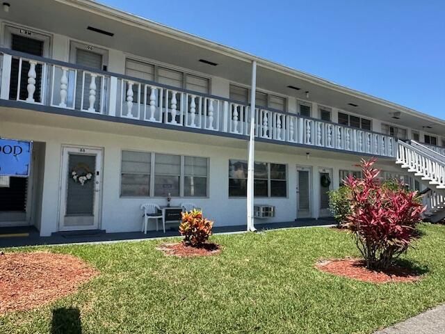 98 E Kingswood E, Unit E, West Palm Beach, FL 33417 Photo