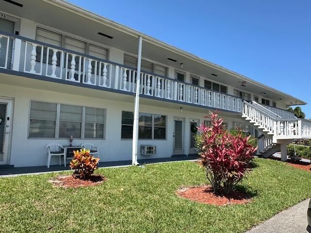 98 E Kingswood E, Unit E, West Palm Beach, FL 33417 Photo