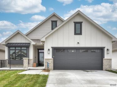 10618 S 126th Court, Omaha, NE 68137