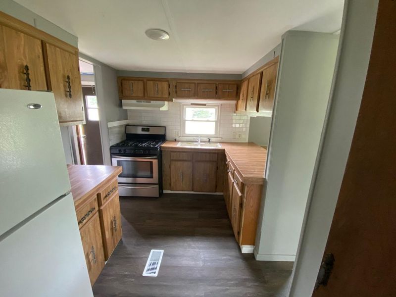 4 S Central Street, Ashley, OH 43003 Photo 16