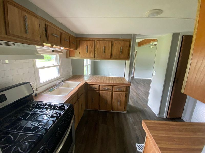 4 S Central Street, Ashley, OH 43003 Photo 17