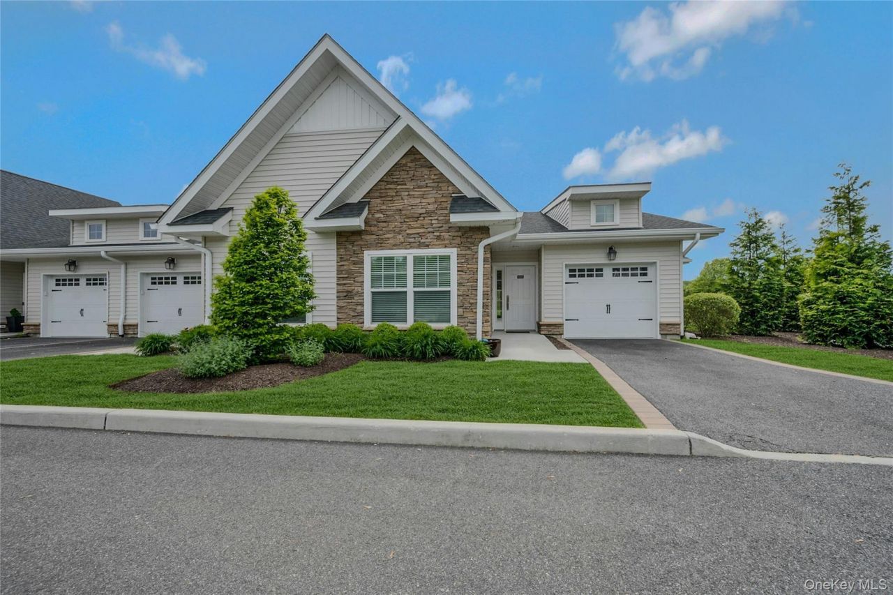 2300 Fox Hill Drive Baiting Hollow, NY 11933