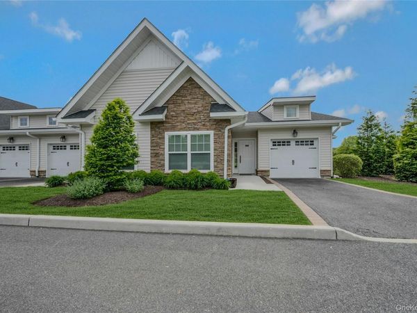 2300 Fox Hill Drive, Unit 1101, Baiting Hollow, NY 11933