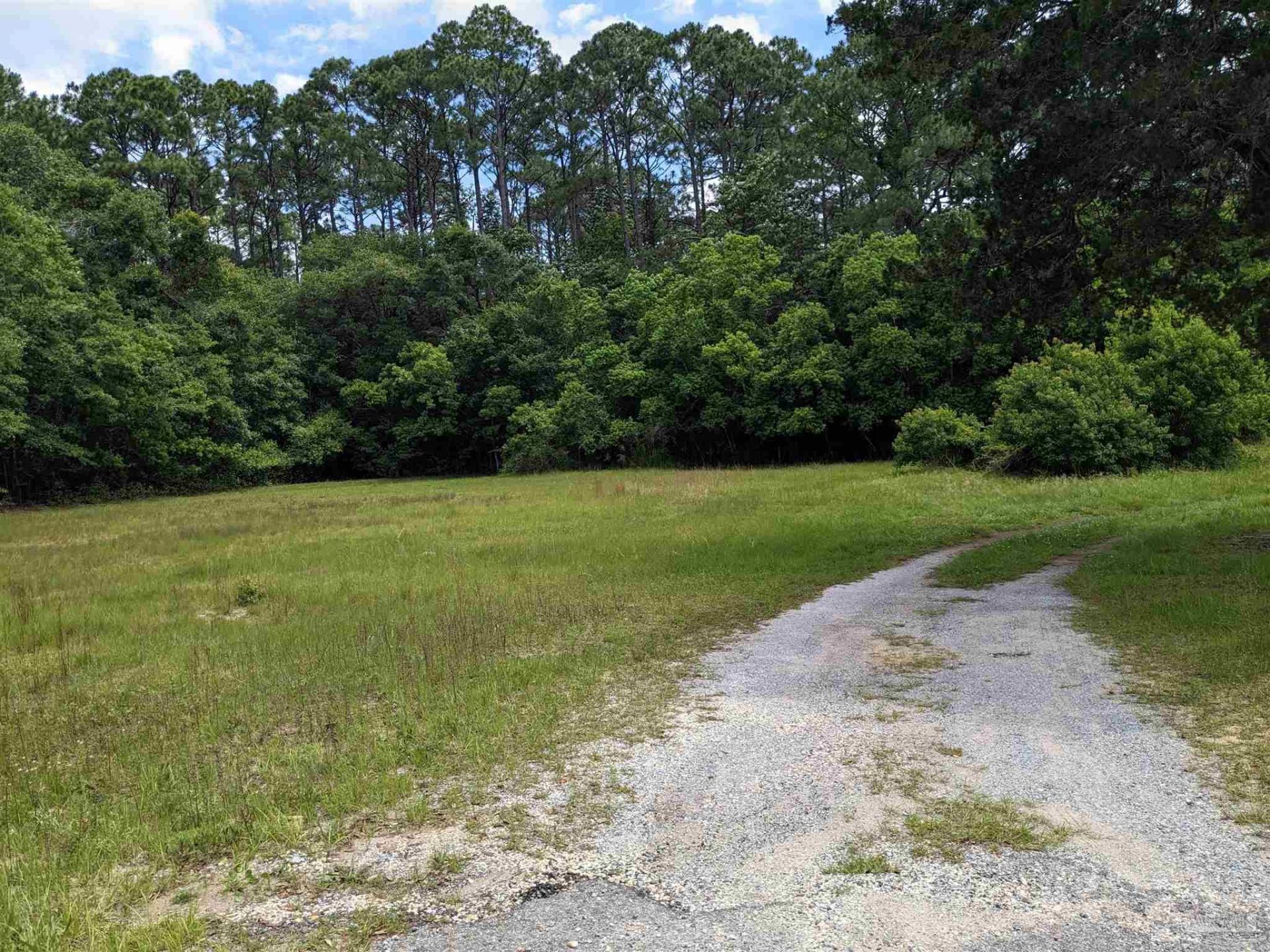 2420 Dog Track Rd, Pensacola, FL 32507 Main Photo