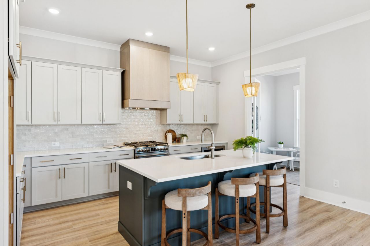 723 Rumbling Leaf Lane Photo 11