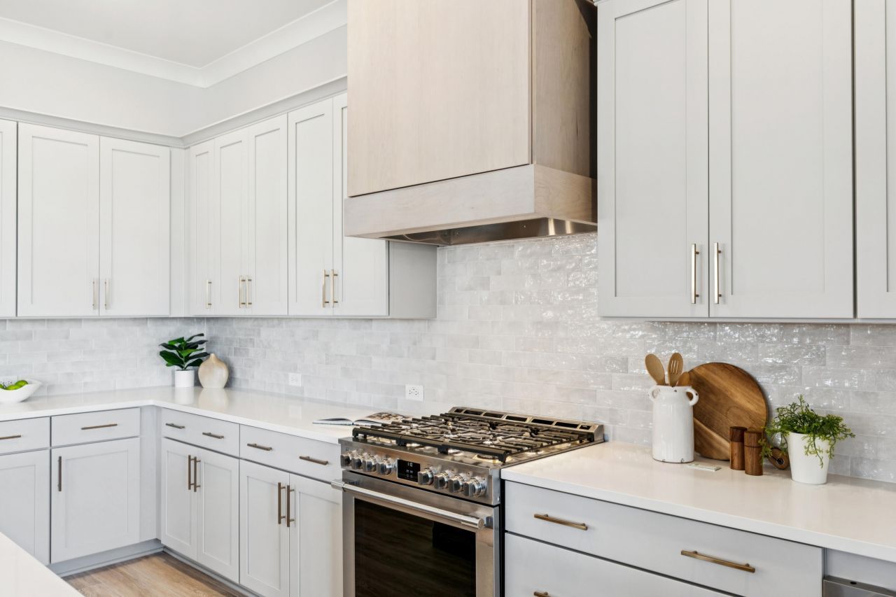 723 Rumbling Leaf Lane Photo 13