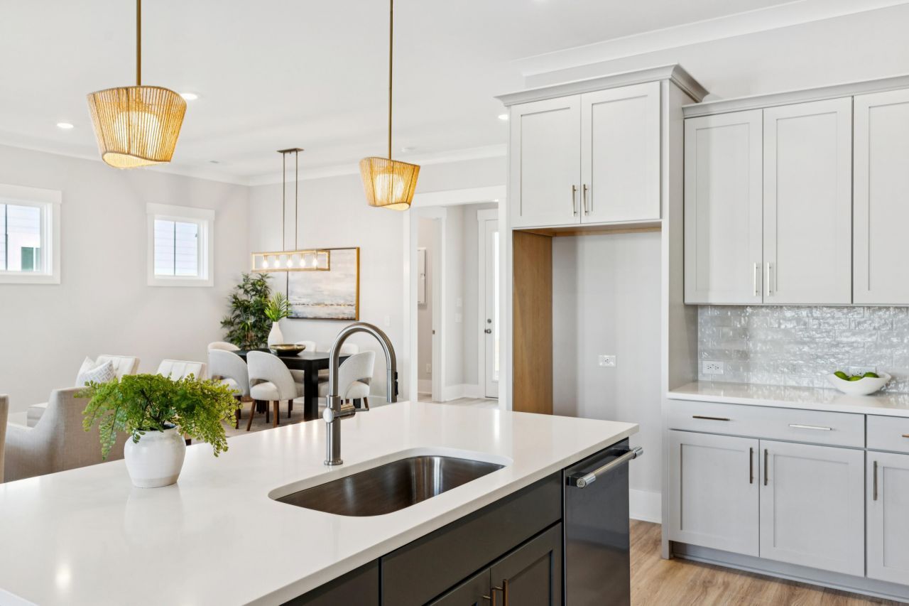 723 Rumbling Leaf Lane Photo 14