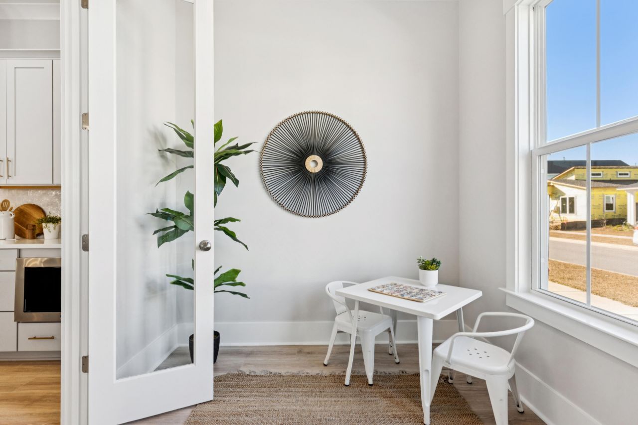 723 Rumbling Leaf Lane Photo 16