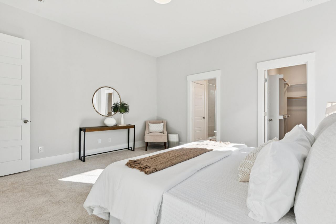 723 Rumbling Leaf Lane Photo 19