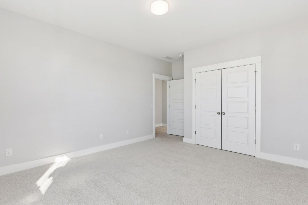 723 Rumbling Leaf Lane Photo 25