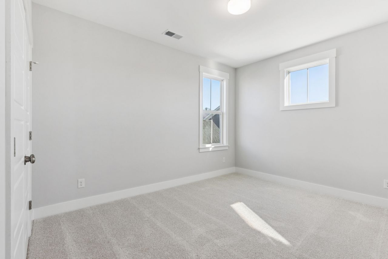 723 Rumbling Leaf Lane Photo 26