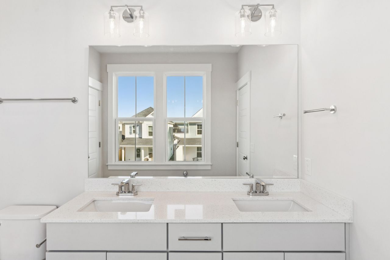 723 Rumbling Leaf Lane Photo 28