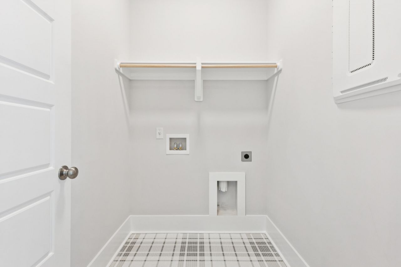 723 Rumbling Leaf Lane Photo 30