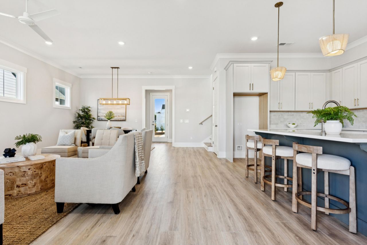 723 Rumbling Leaf Lane Photo 5