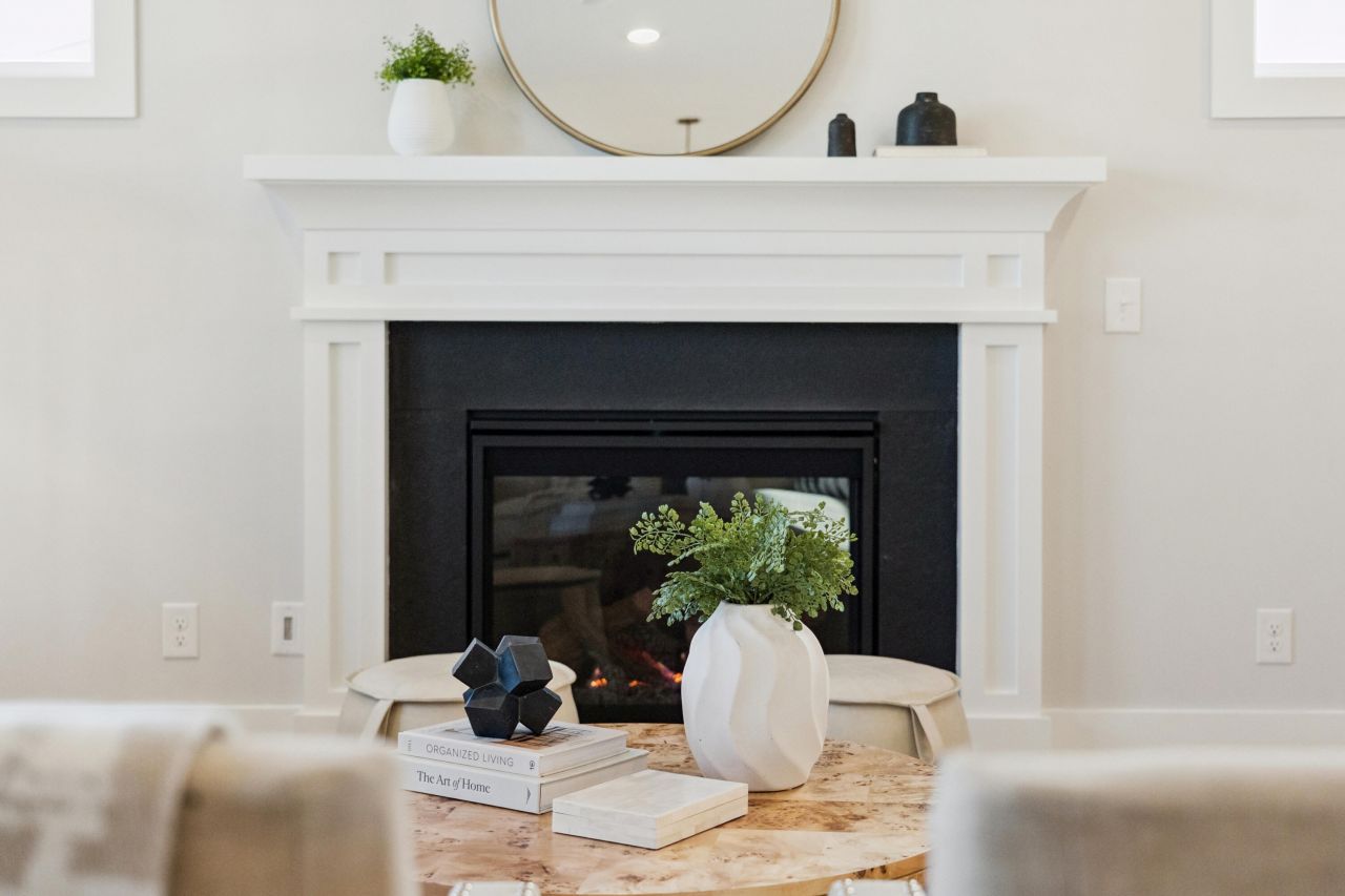 723 Rumbling Leaf Lane Photo 6