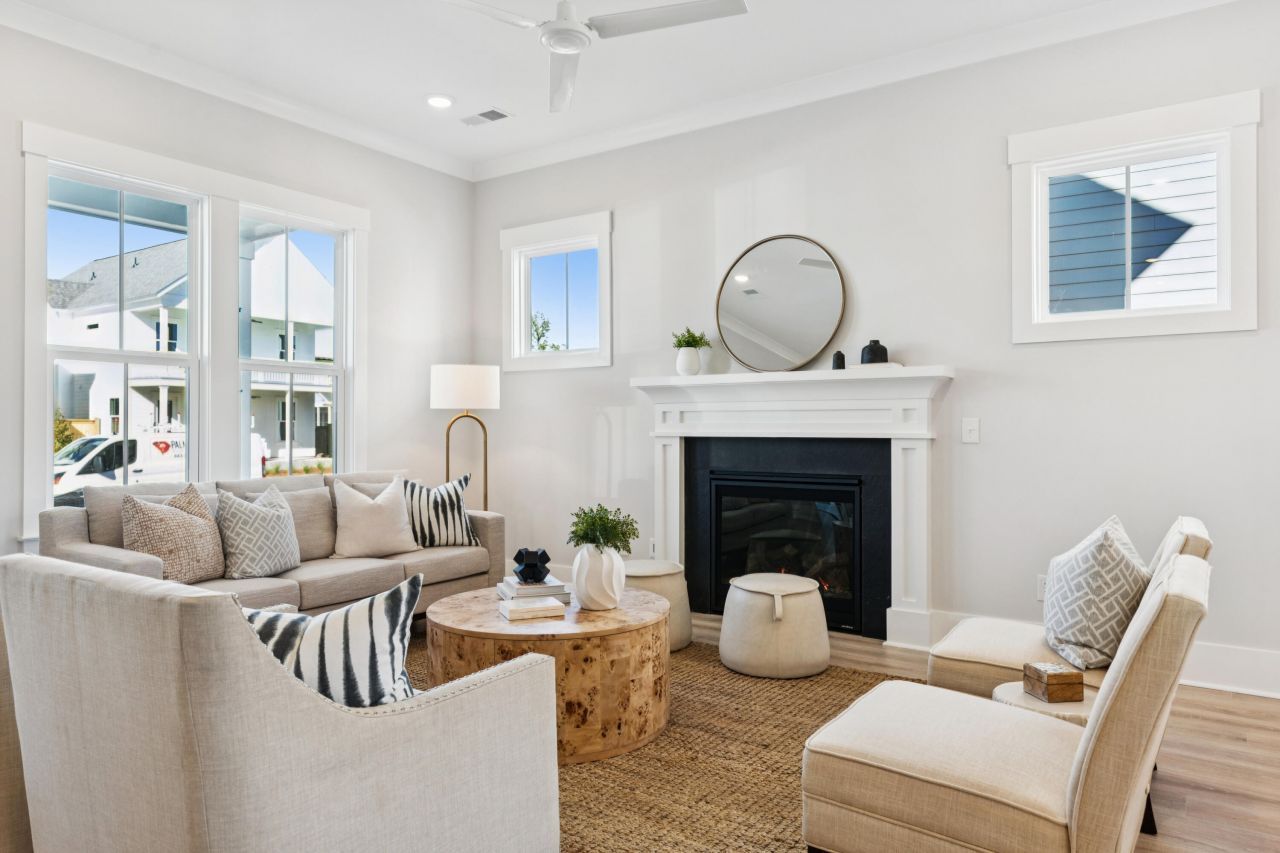 723 Rumbling Leaf Lane Photo 7