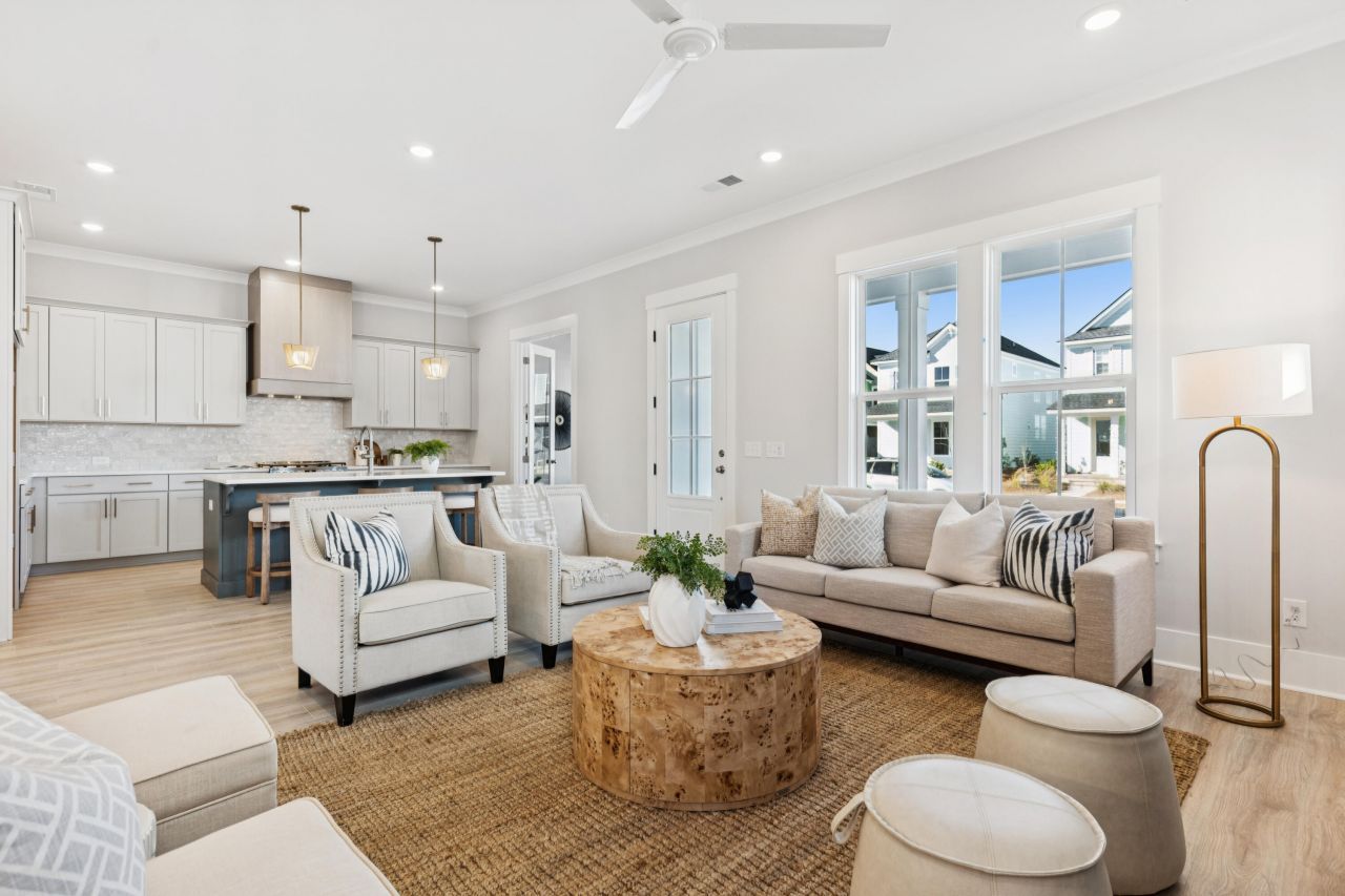 723 Rumbling Leaf Lane Photo 8