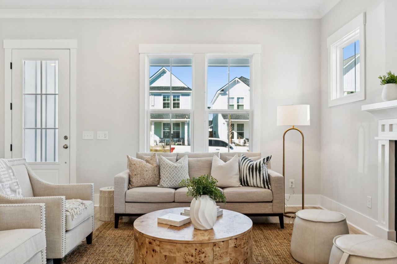 723 Rumbling Leaf Lane Photo 9