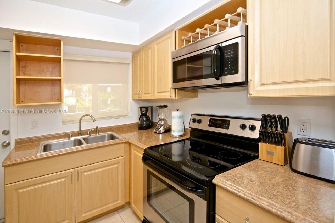 605 S Riverside Dr, Unit 1-5, Pompano Beach, FL 33062 Photo