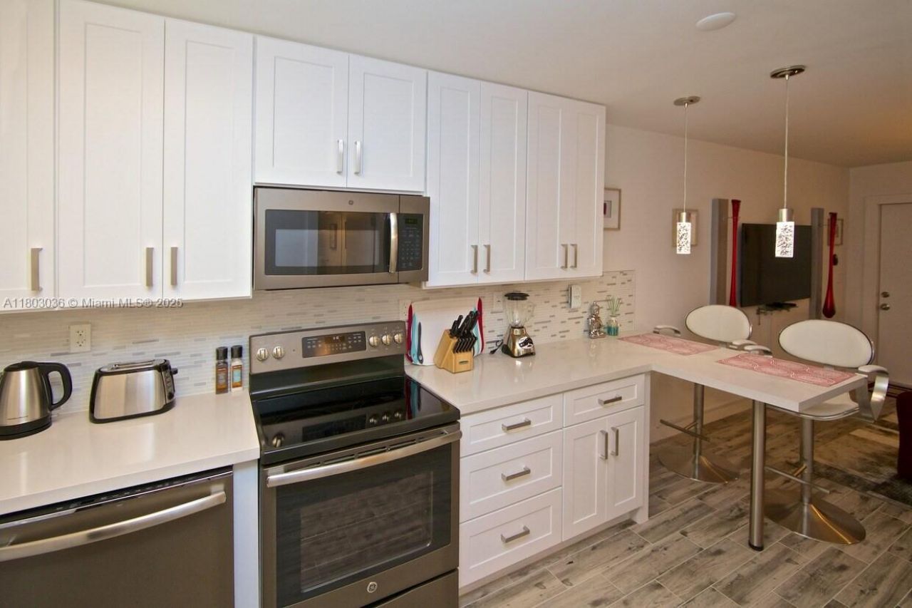 605 S Riverside Dr, Unit 1-5, Pompano Beach, FL 33062 Photo