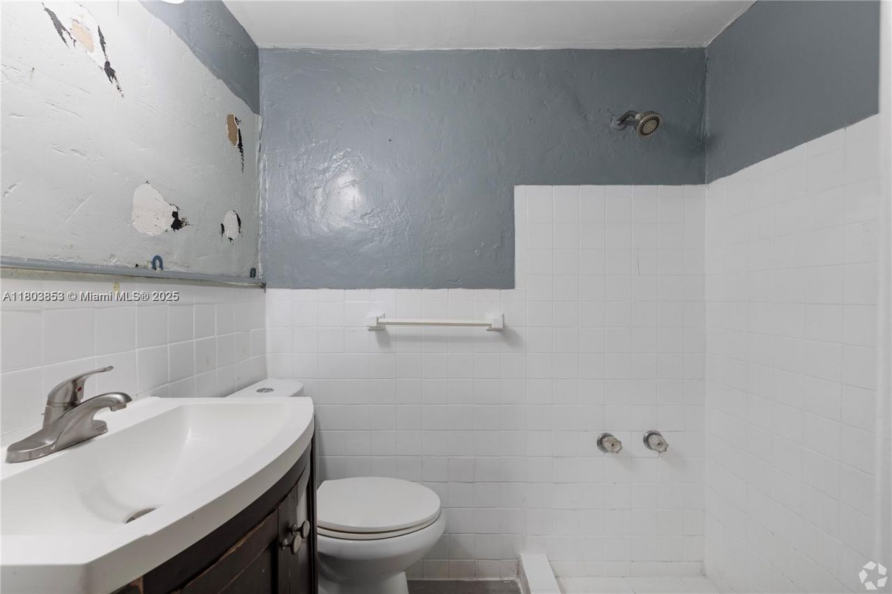 420 78th, Unit 5, Miami Beach, FL 33141 Photo