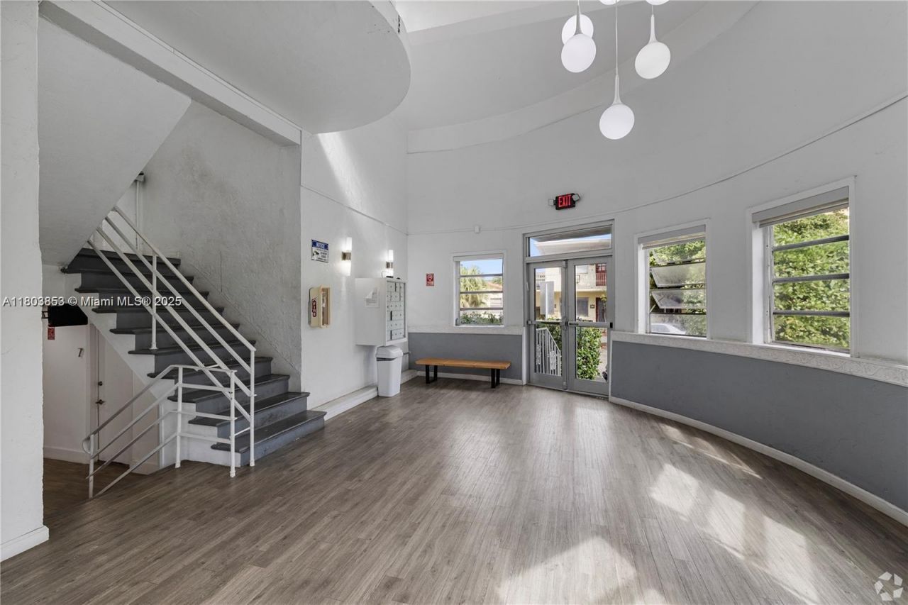 420 78th, Unit 5, Miami Beach, FL 33141 Photo