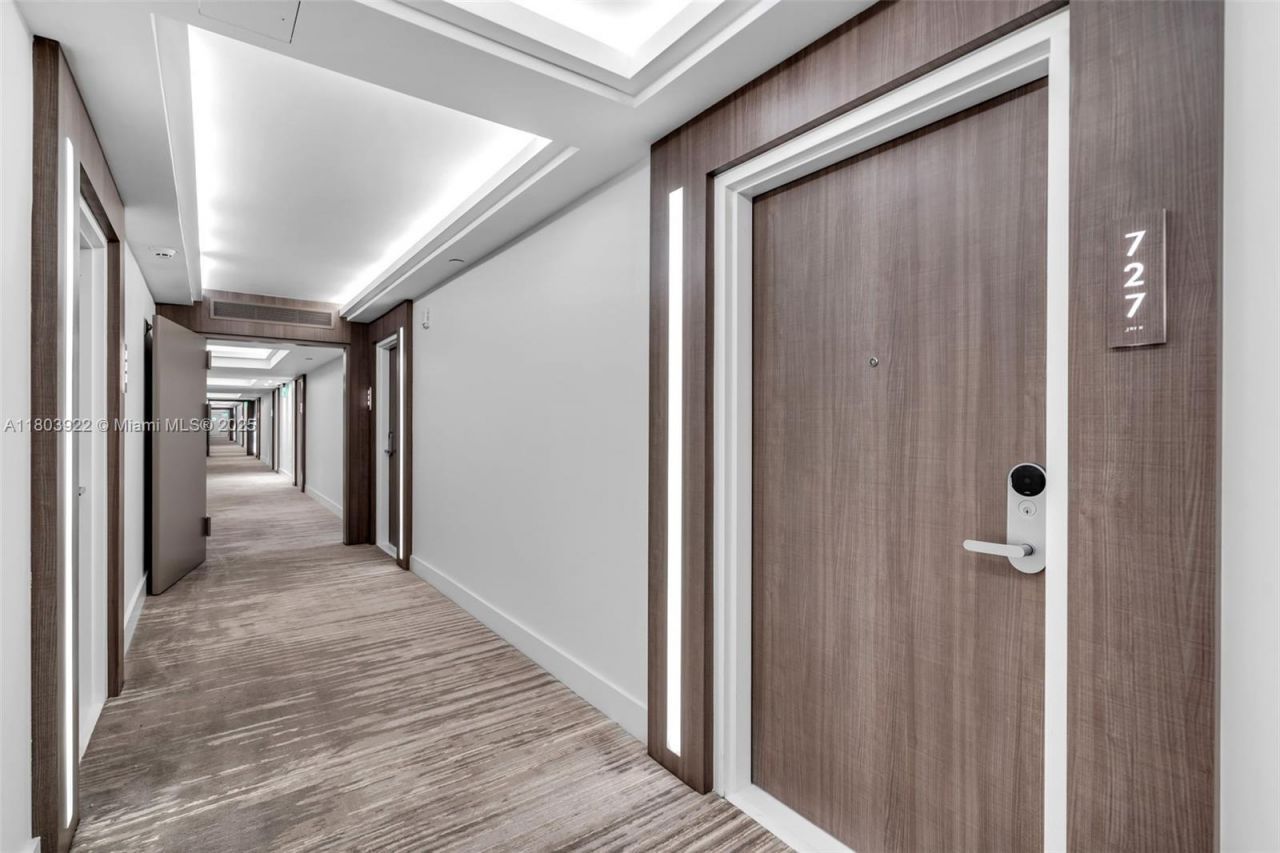 2301 Collins Ave., Unit 727, Miami Beach, FL 33139 Photo